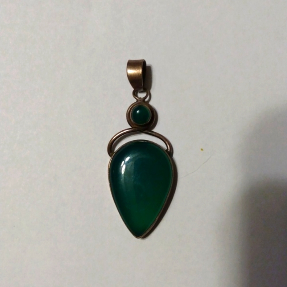 Beautiful Green Stone 925 Sterling Silver pendant